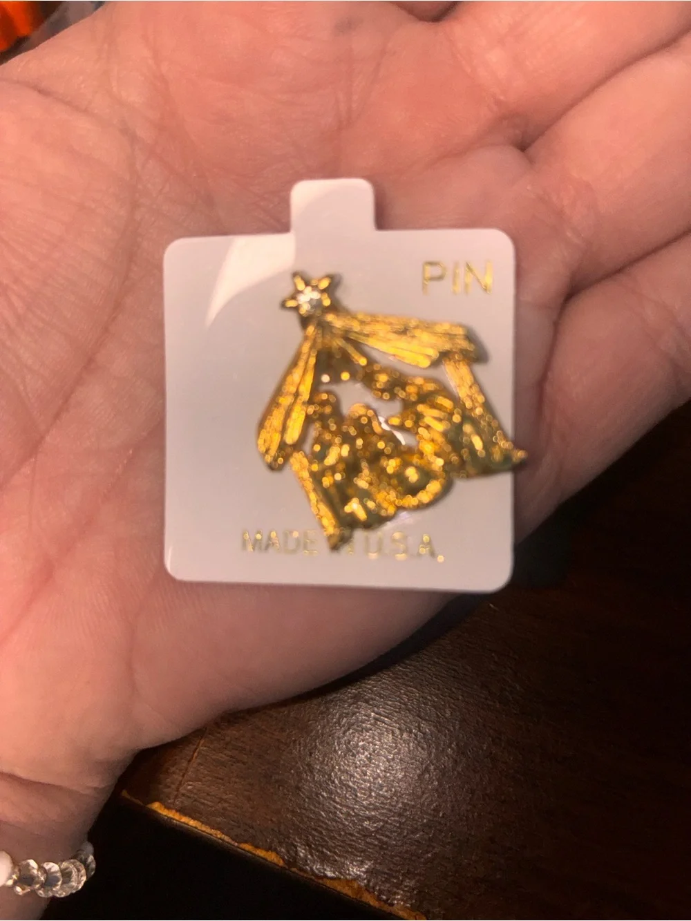 N/A elegant gold